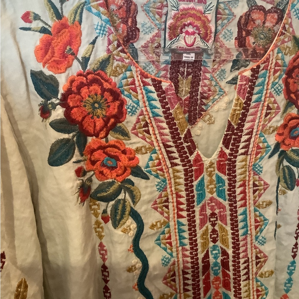 Johnny Was Short Sleeve Linen Tunic with Colorful Embroidery, Size XXL. - Picture 2 of 15